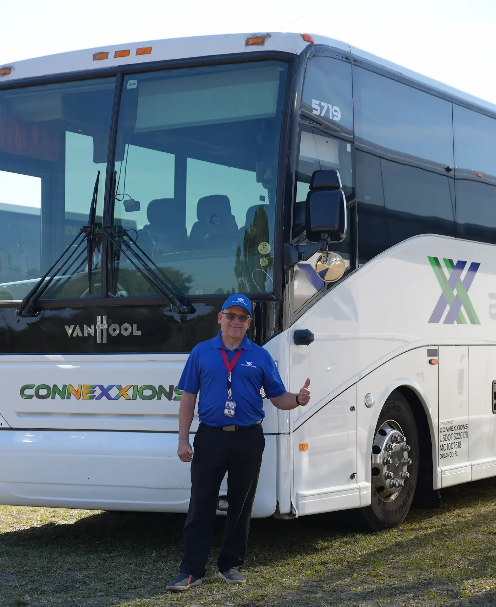 Late-model Connexxions motorcoach for professional sports team charter